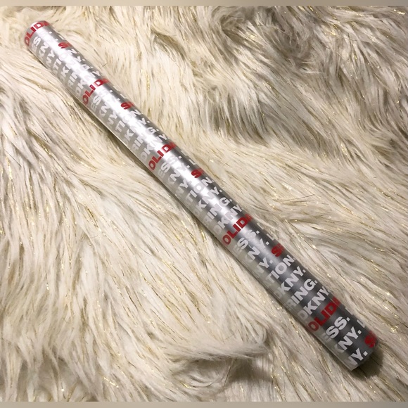 Brand New DKNY Gift Wrap Wrapping Paper - Picture 3 of 4